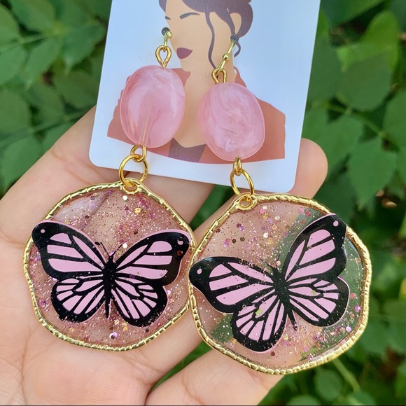 Jewelry - Pink butterfly earrings